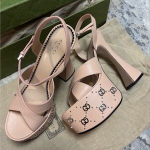 GUCCI Janaya Interlocking G Studs Pick or white color Leather Platform Sandals